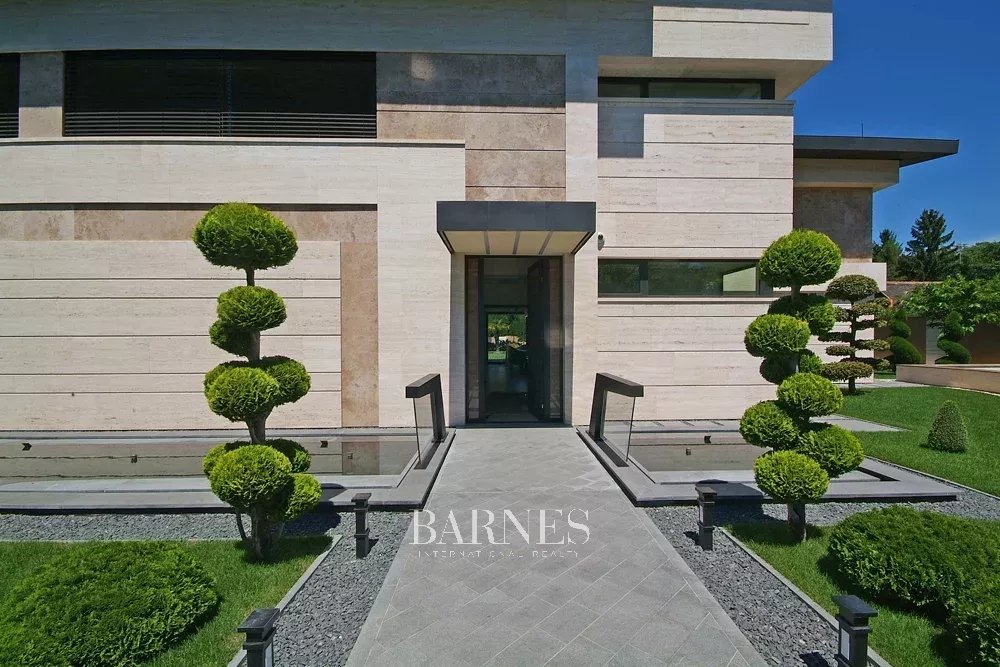 Villa Budapest XVI. kerülete - picture 1