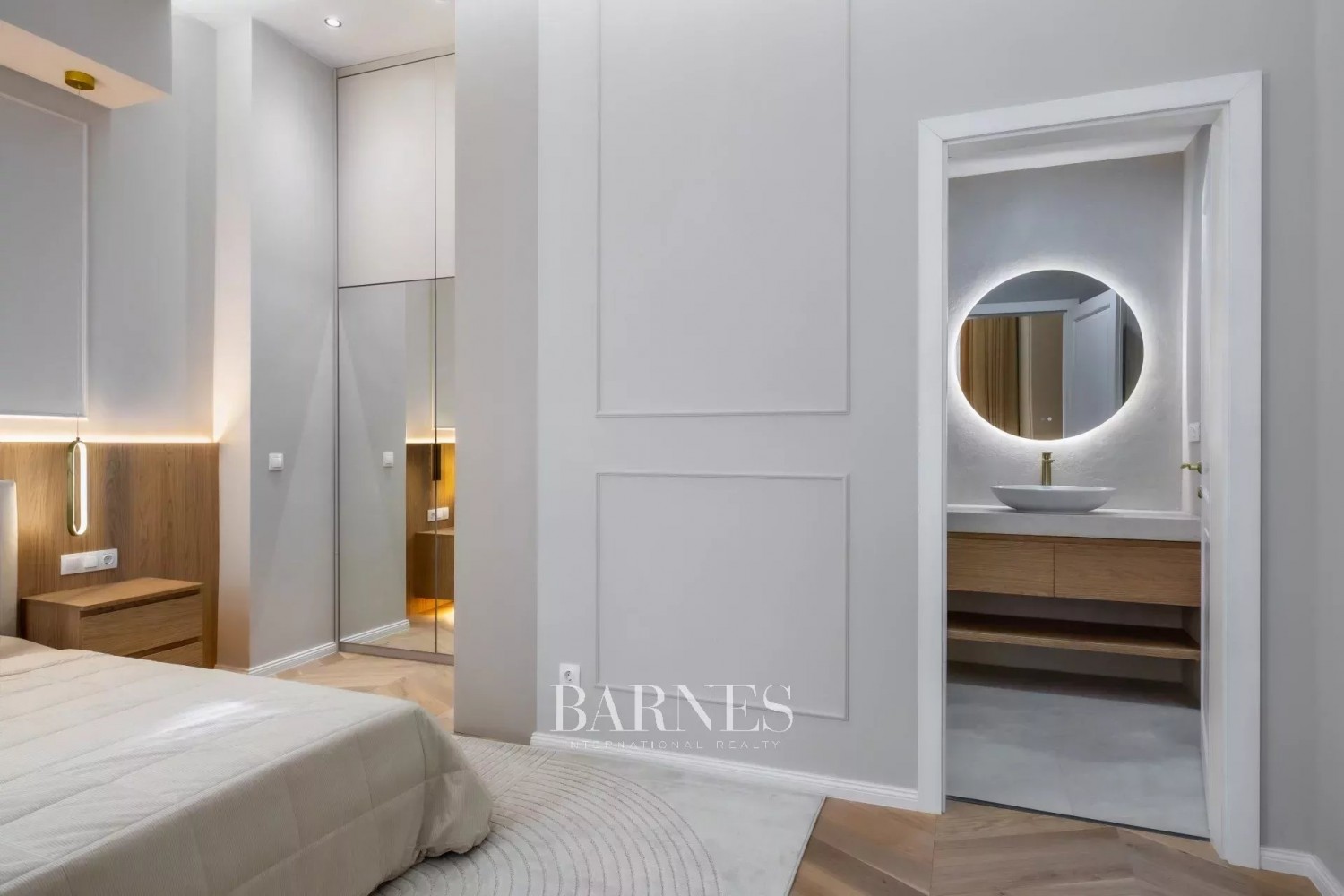 Lenyűgöző, modern lakás kilátással a Szervita térre - picture 14