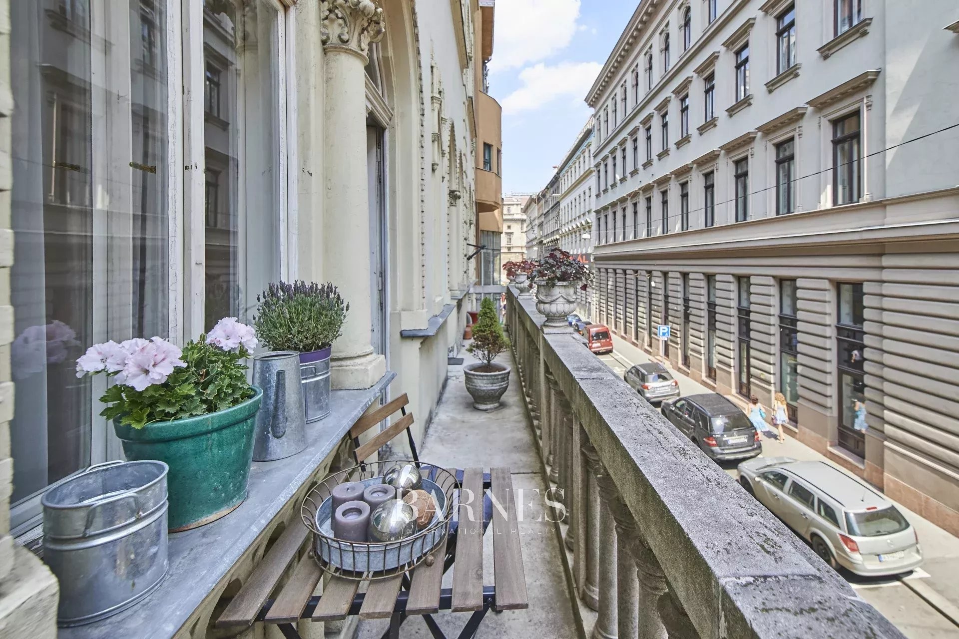 Elegáns nagypolgári lakás kiadó  az Andrássy út és a Bazilika szomszédságában - picture 13