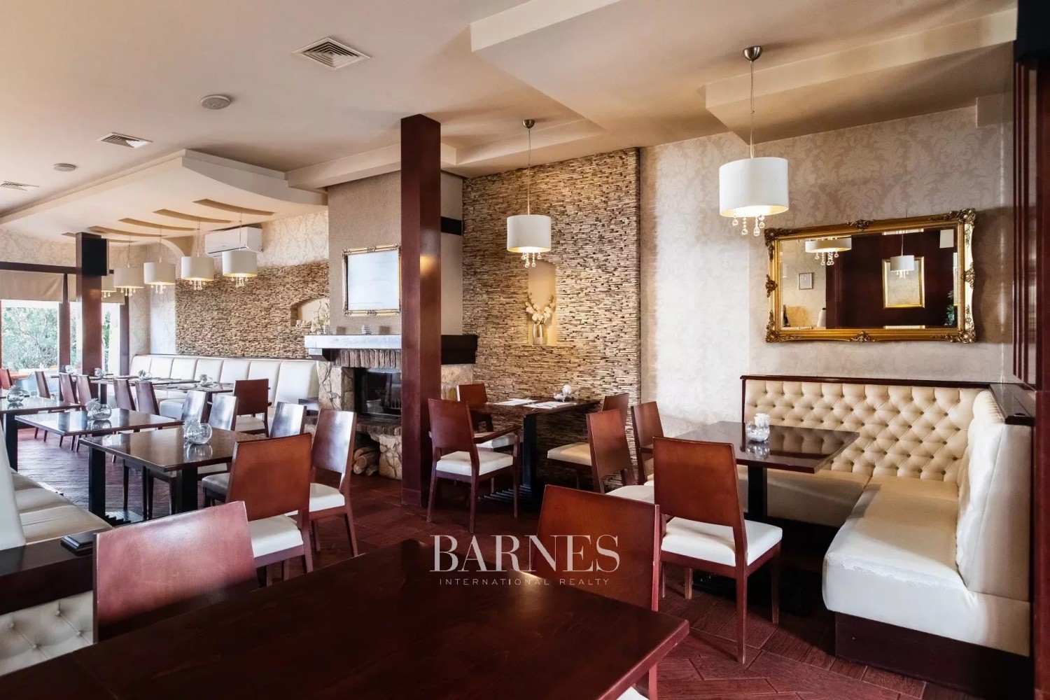 Örök panorámás Duna-parti ingatlan étteremmel és panzióval - picture 7