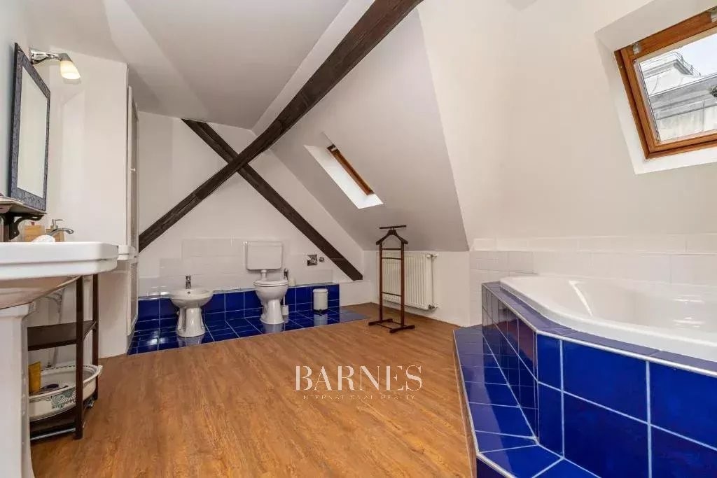 For Rent: An Exceptional Grand-Style Three-Bedroom Penthouse Overlooking Heroes’ Square - picture 22