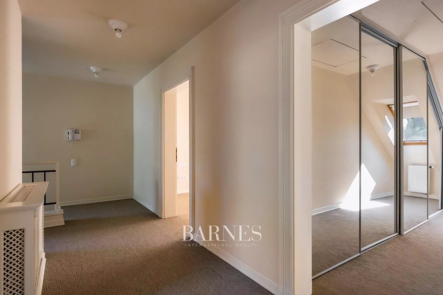 Exclusive 200 m² Duplex Apartment for Rent in Pasarét, in a Quiet Side Street - picture 12