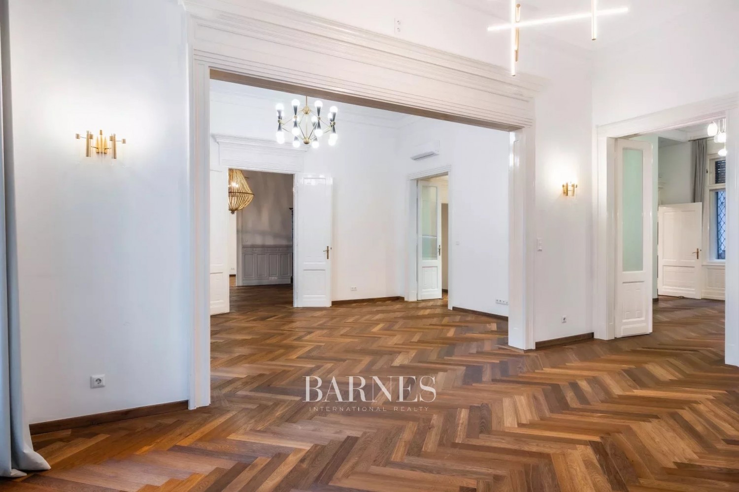 Exkluzív nagypolgári lakás a Szabadság tér közelében - picture 8