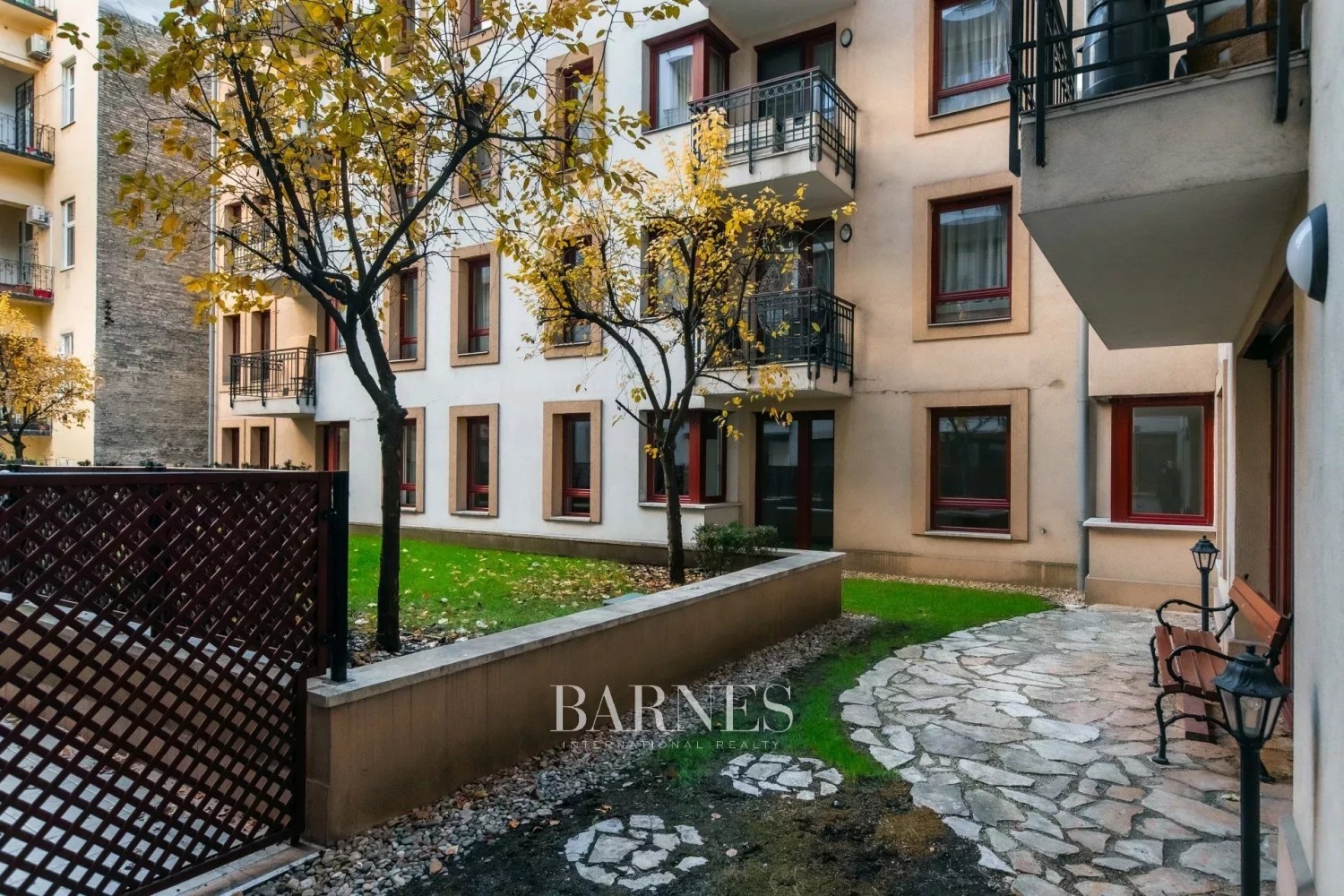 Modern apartment with terrace, panoramic view near Abdrássy út and Kodály körönd - picture 23