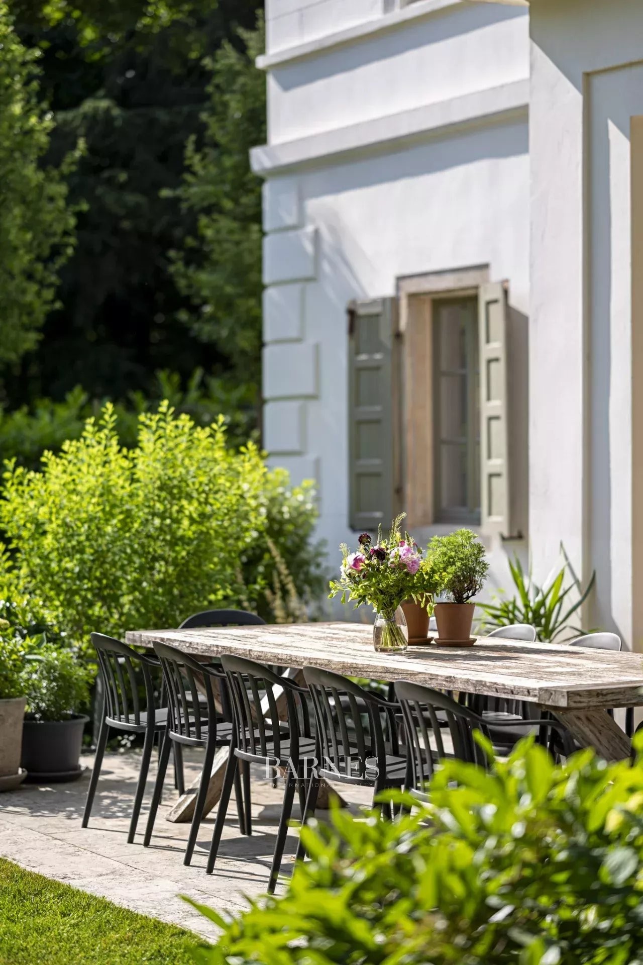 Elegantly renovated listed monument villa in the exclusive villa district of Hárshegy - picture 3