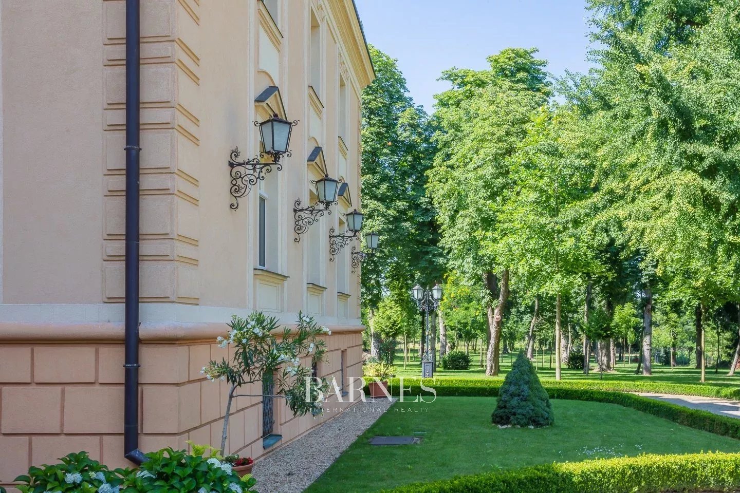 Unique historic mansion for sale – a rebirth of 1898 aristocratic elegance - picture 11