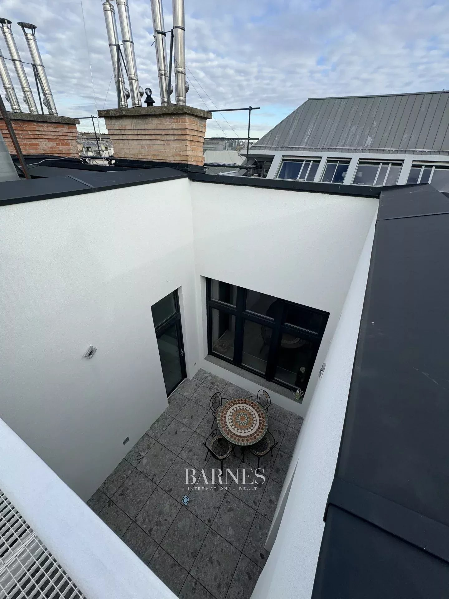 3-bedroom penthouse with roof terrace and panoramic view to  Basilica - picture 21