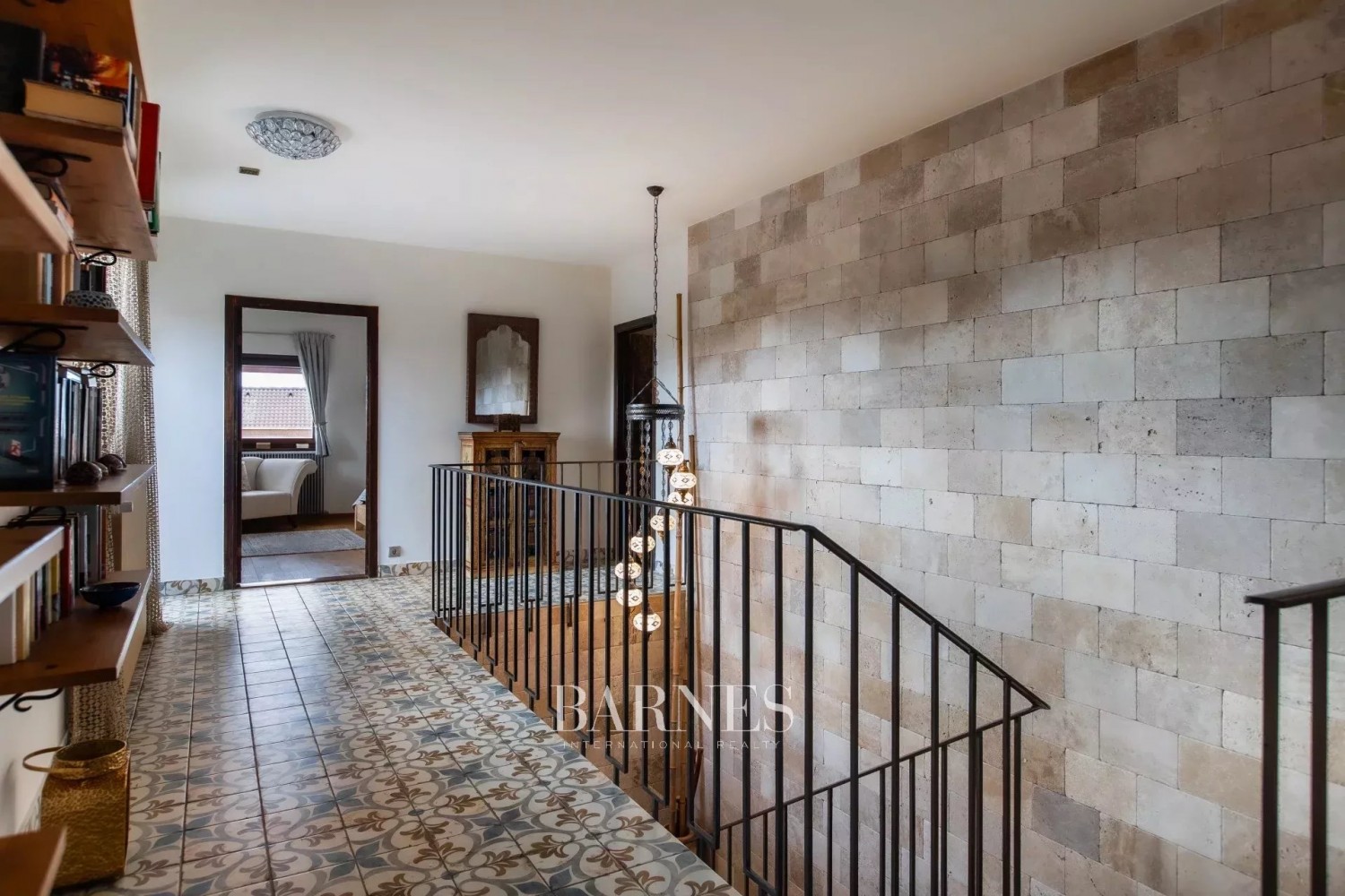 Resort-stílusú családi villa: a kikapcsolódás és a feltöltődés luxusszigete - picture 28