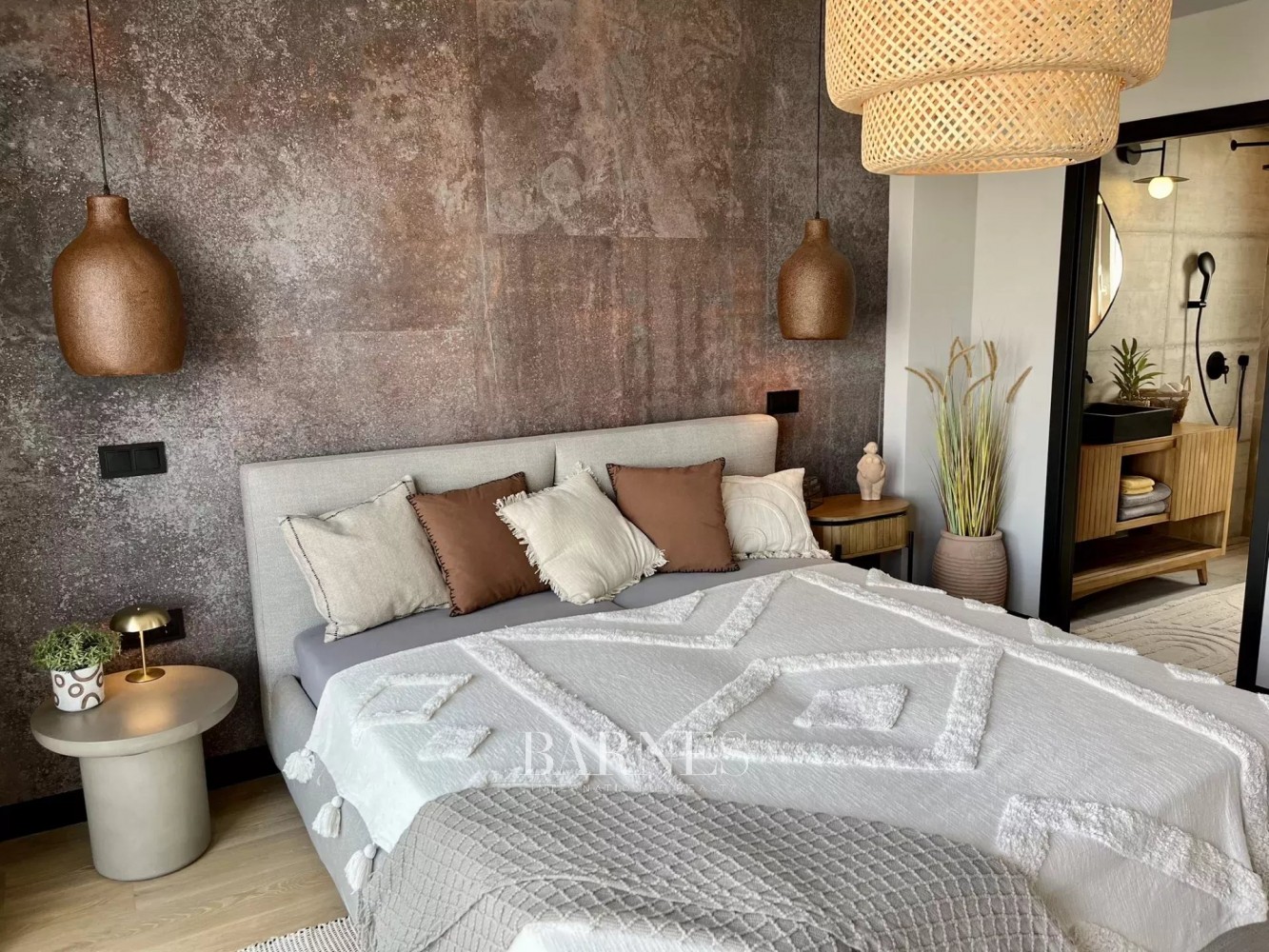 Kiadó három hálós, PANORÁMÁS, dupla teraszos lakás, heti takarítással a belvárosban! - picture 6