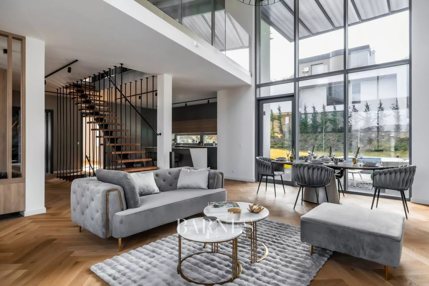 MODERN FAMILY HOUSE WITH SWIMMING POOL AND BEAUTIFUL PANORAMIC VIEW - picture 3