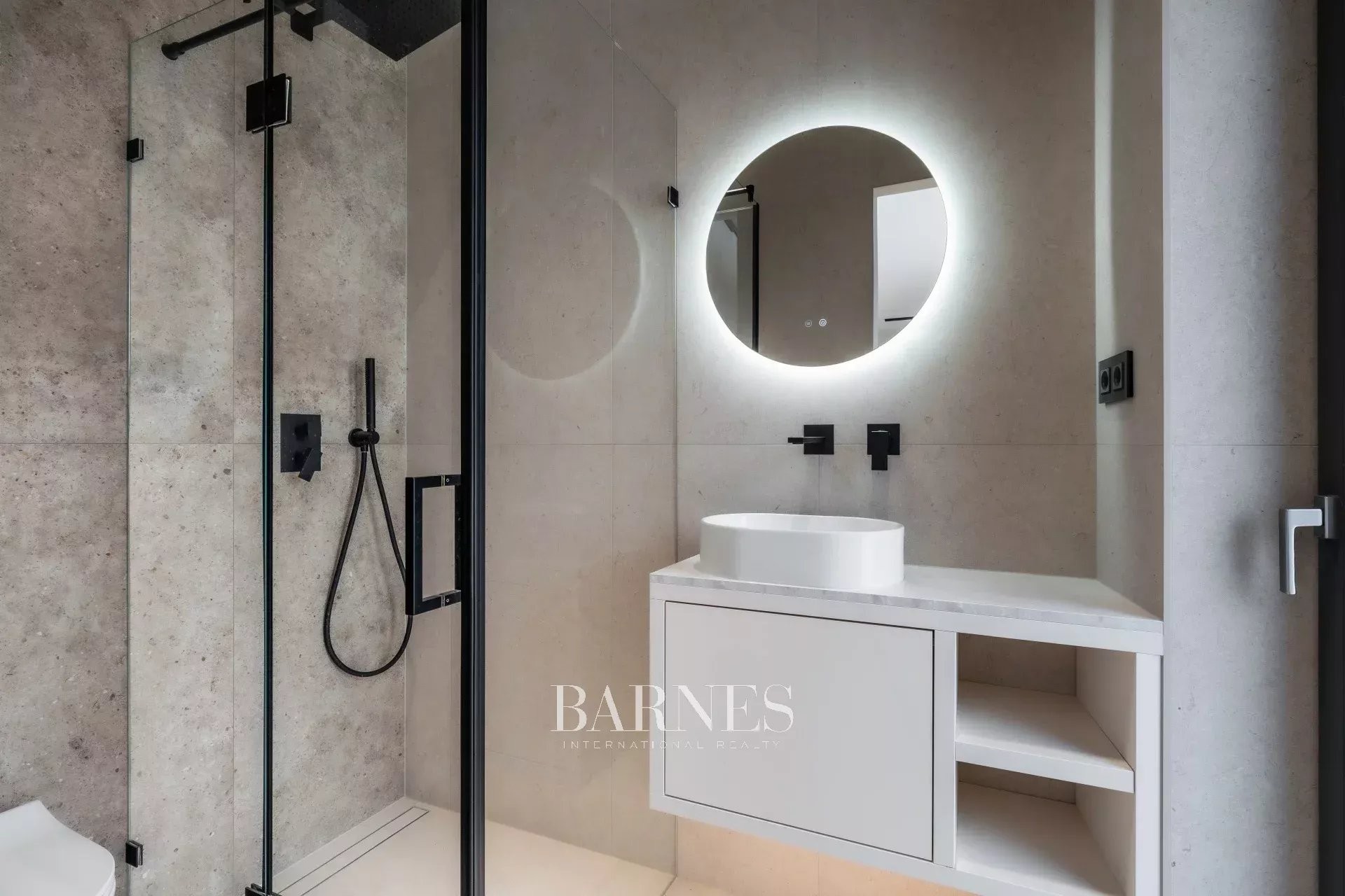 Panoramic Luxury Home at Harsánylejtő, with Garden and Pool - picture 14