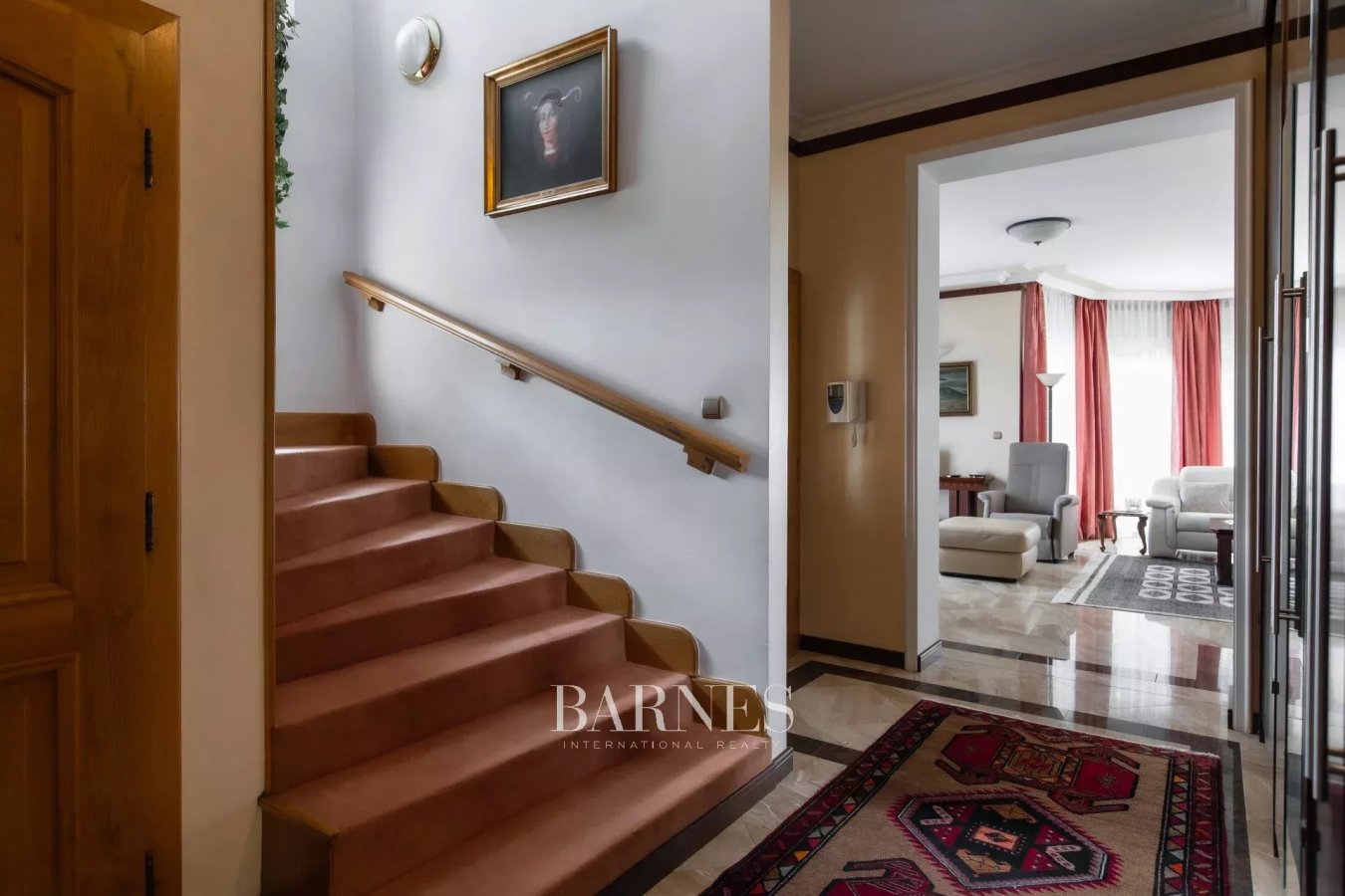 Classical panoramic family villa with exclusive Buda side location - picture 17