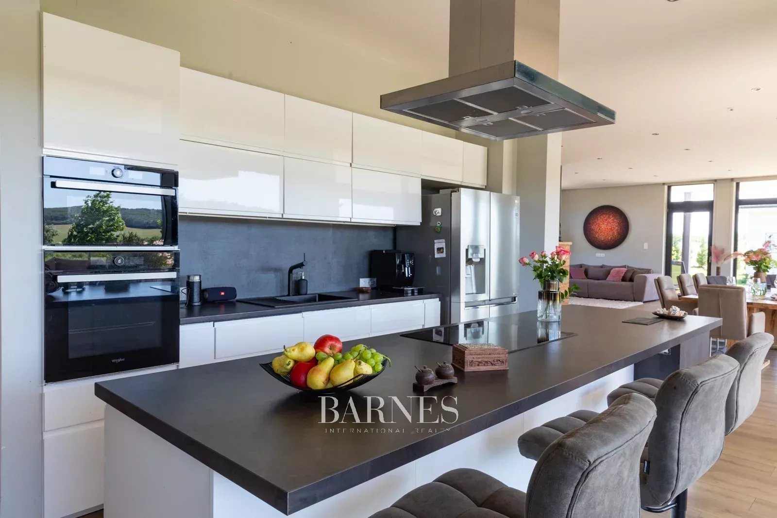 Magical Estate for Sale Embraced by Forest in Törökbálint - picture 6