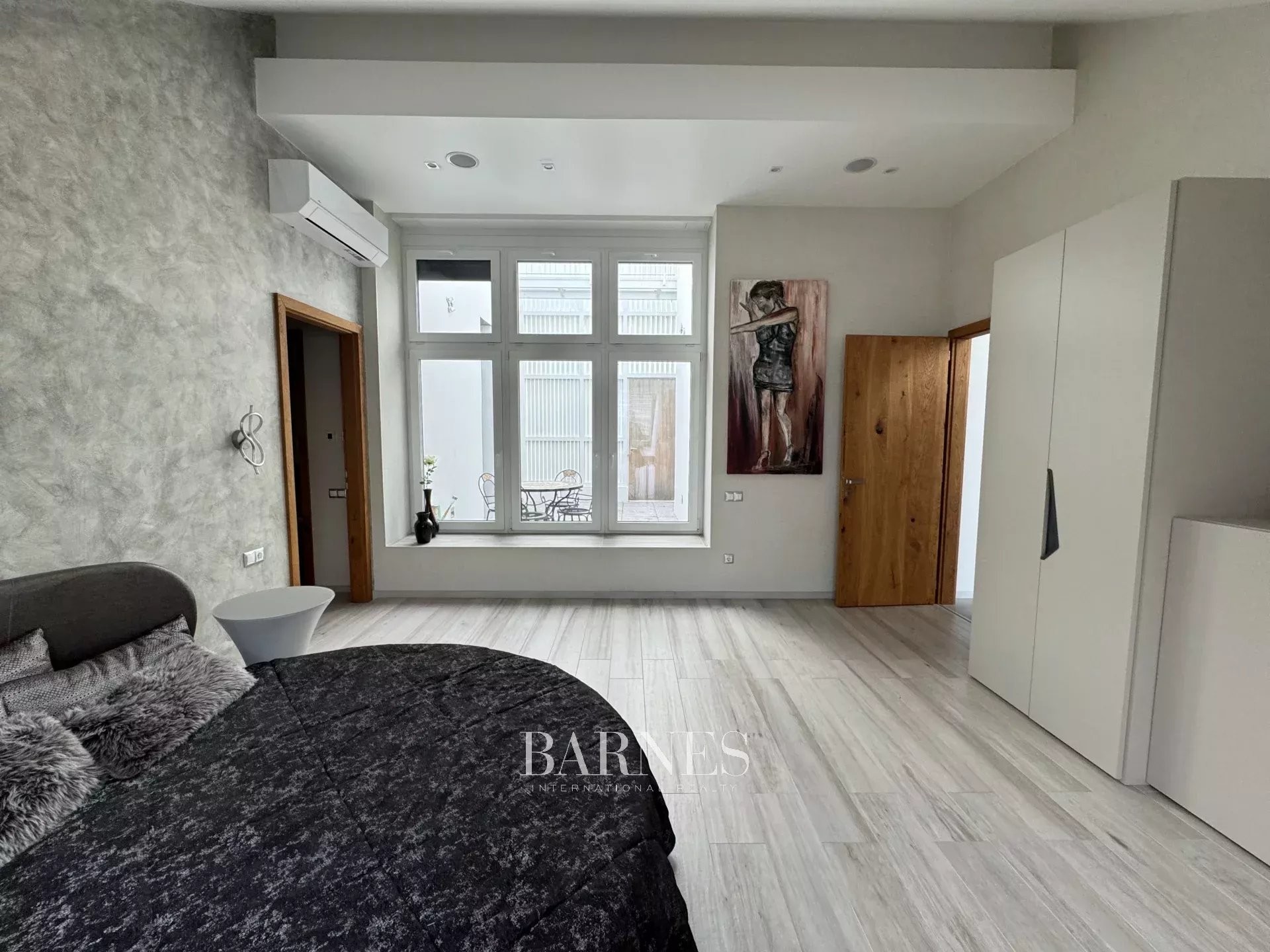 3-bedroom penthouse with roof terrace and panoramic view to  Basilica - picture 18