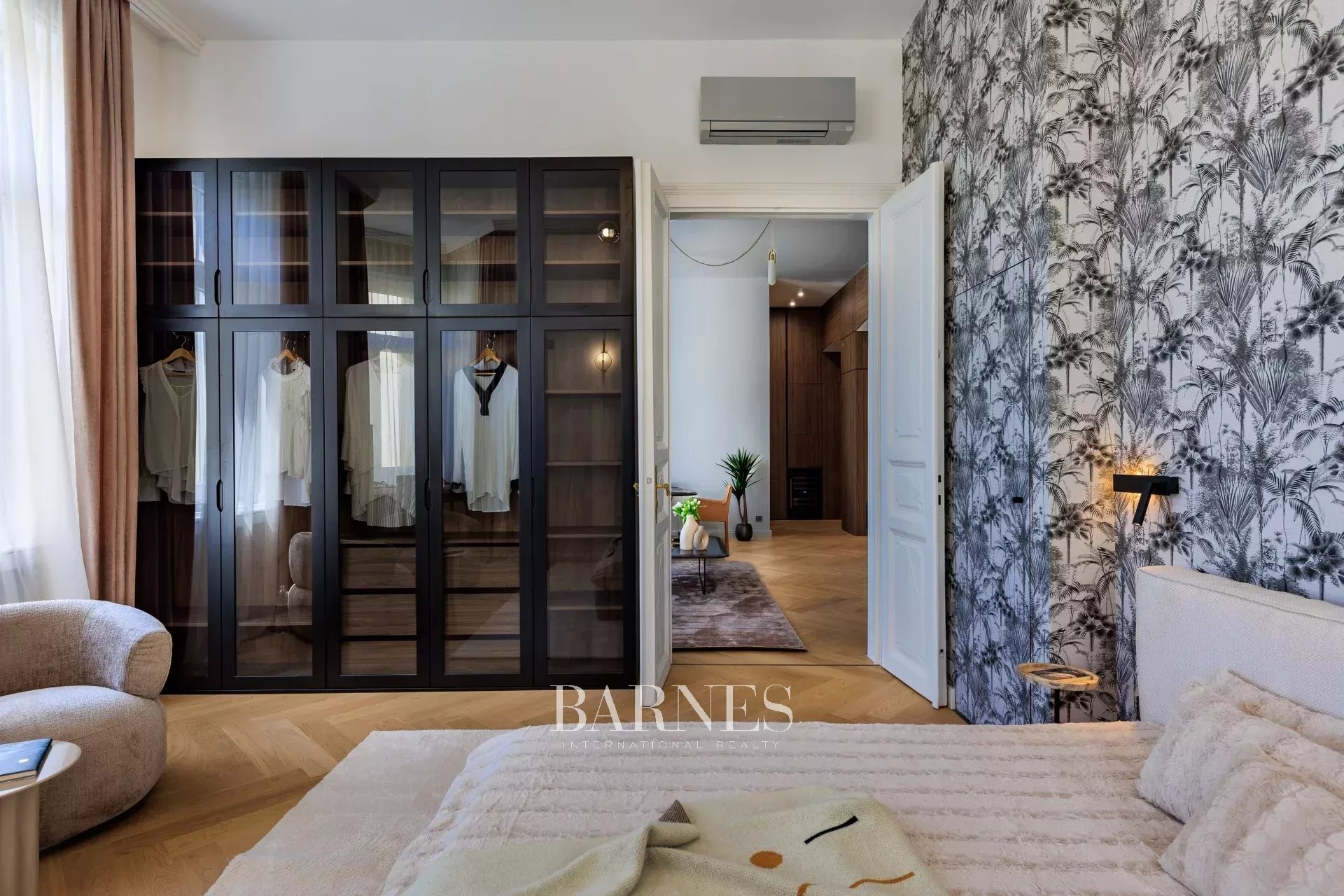 Exceptional Corner Apartment for Sale in the Heart of Budapest, District 5 - picture 17