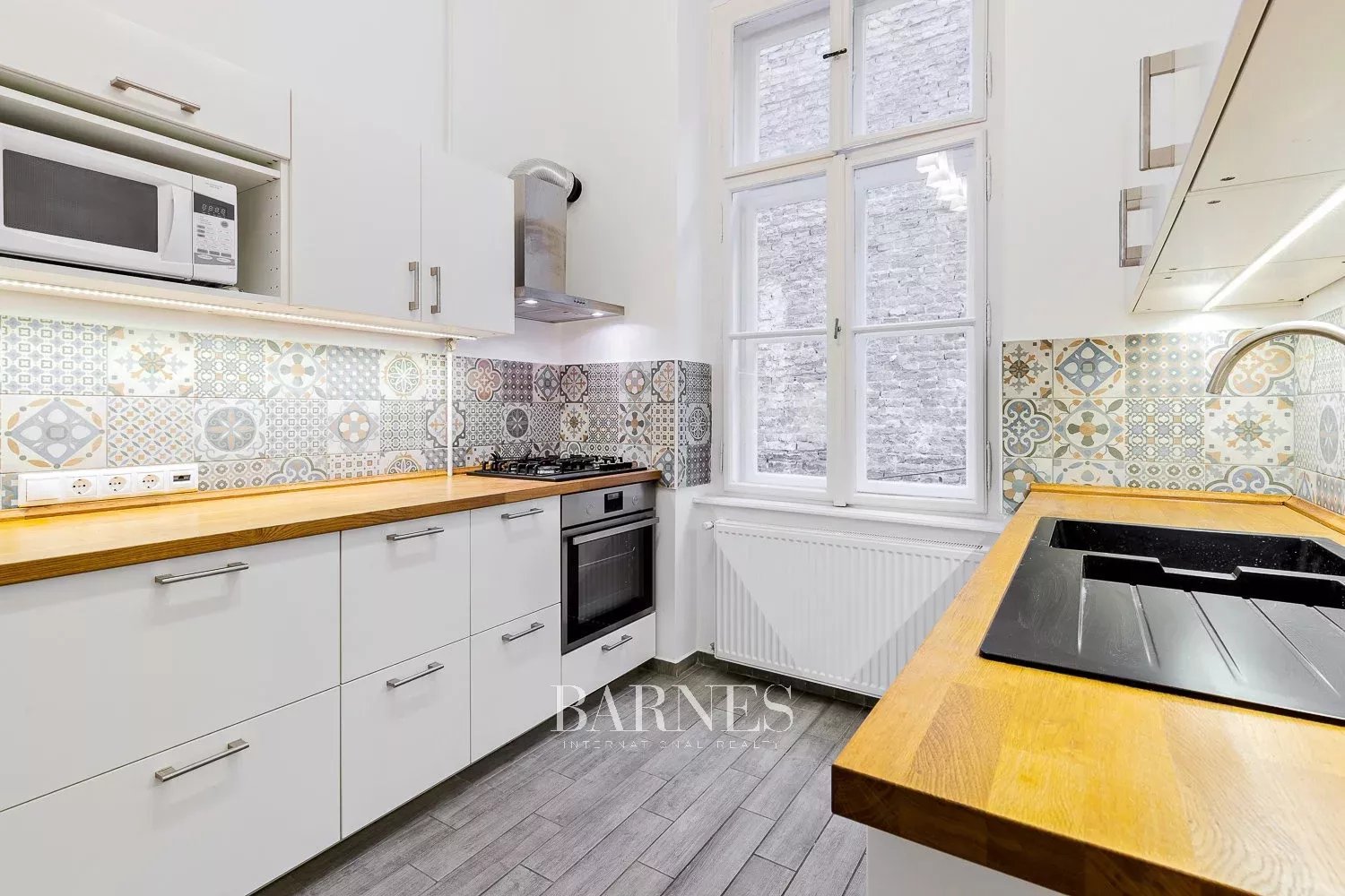 Andrássy úti lakás felújított műemlék épületben - picture 6