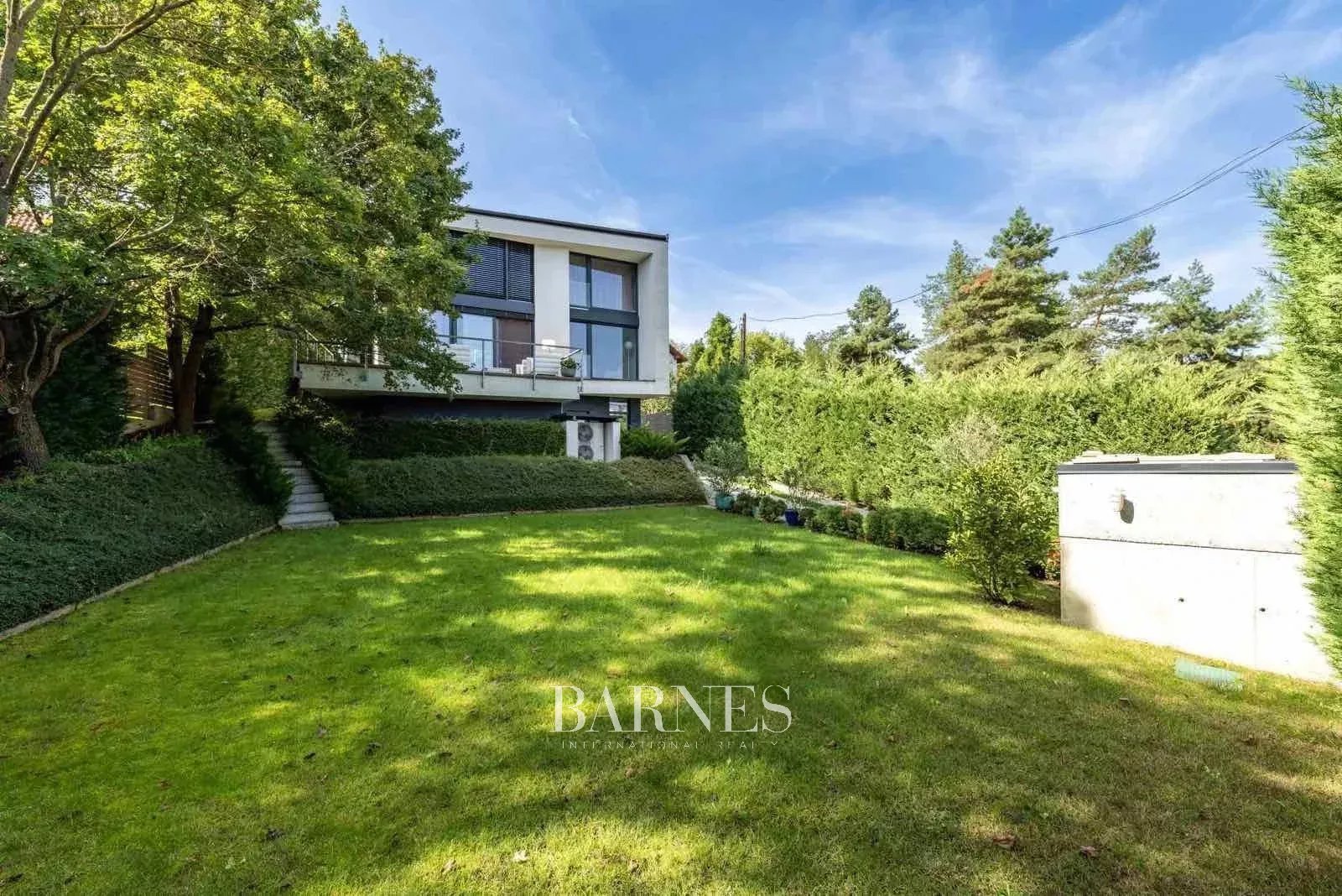 KIADÓ PANORÁMÁS, MODERN STÍLUSÚ OTTHON A NEMZETKÖZI ISKOLÁK VONZÁSKÖRZETÉBEN - picture 14