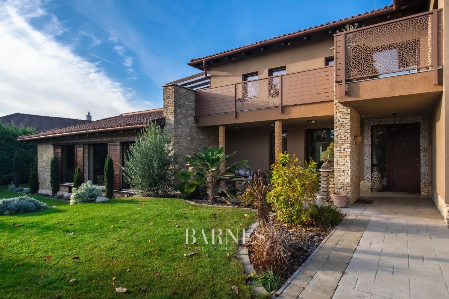 Resort-stílusú családi villa: a kikapcsolódás és a feltöltődés luxusszigete - picture 4