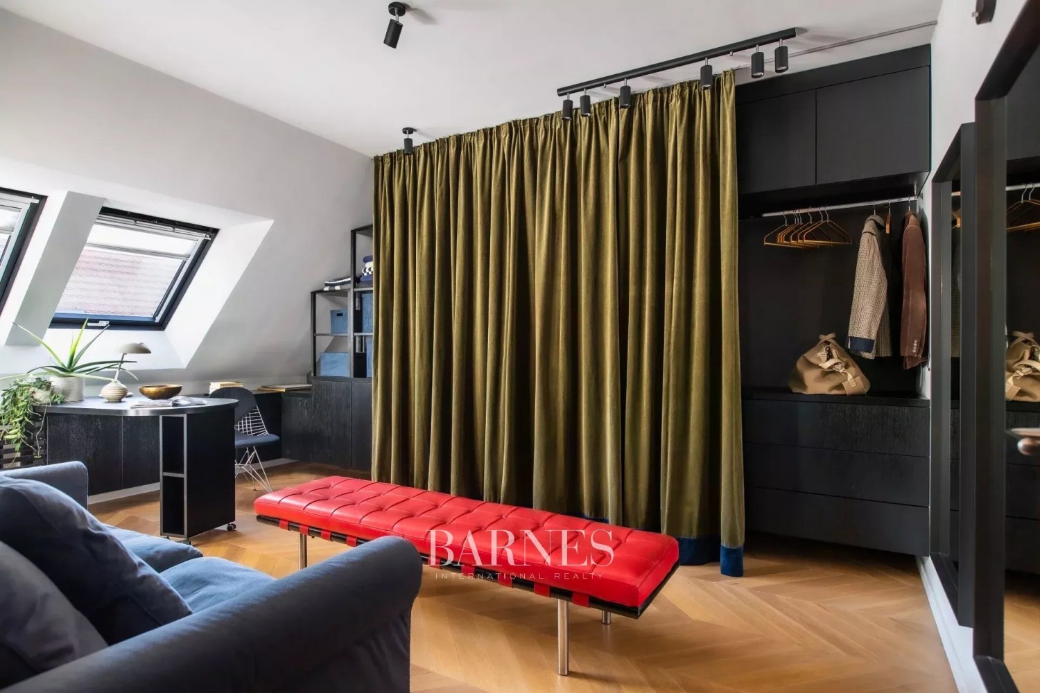 Modern apartment with terrace, panoramic view near Abdrássy út and Kodály körönd - picture 14