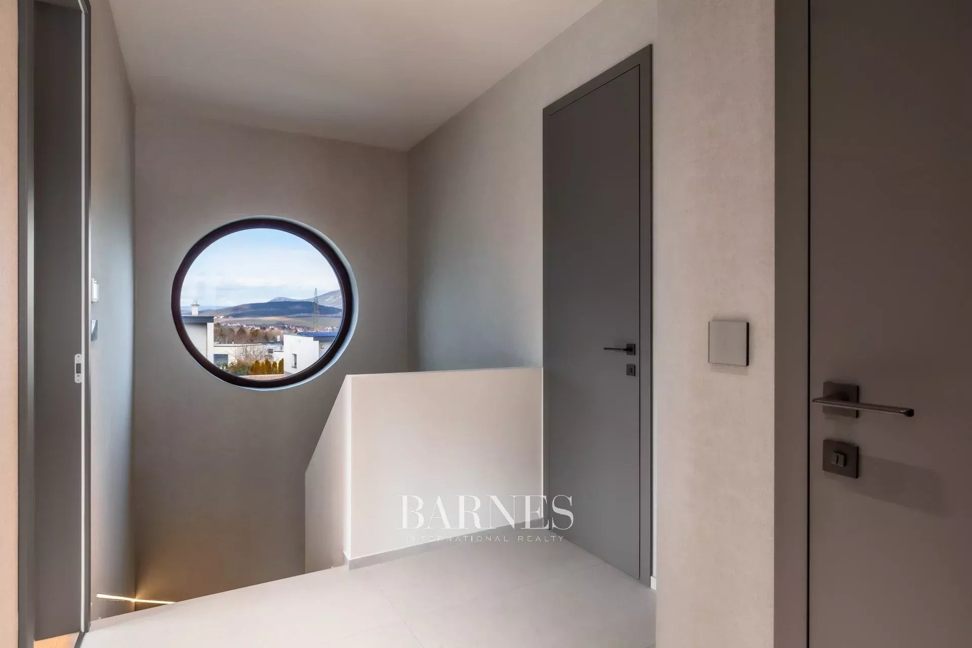 Panoramic Luxury Home at Harsánylejtő, with Garden and Pool - picture 19