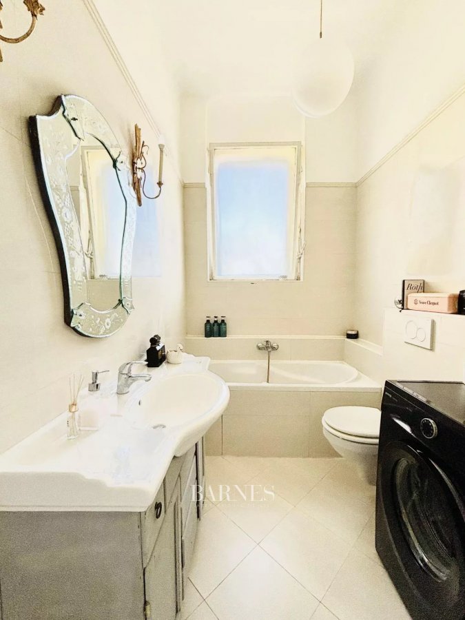 Apartment for sale with a terrace in a villa building next to the Körszálló - picture 15