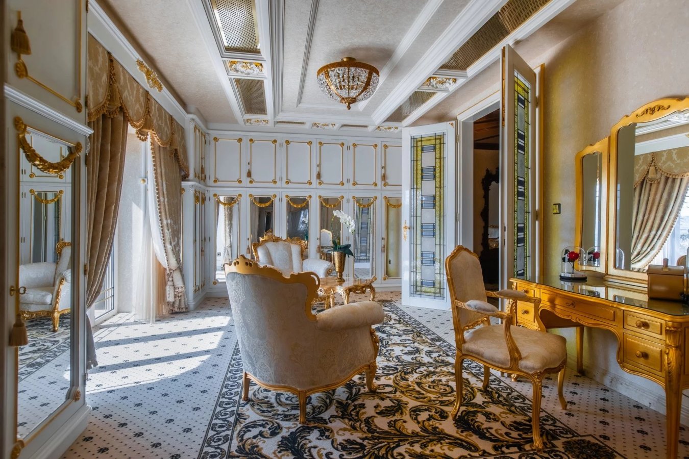 Curiosity in Buda, designed by Ybl and Széchenyi award-winning architect - picture 10