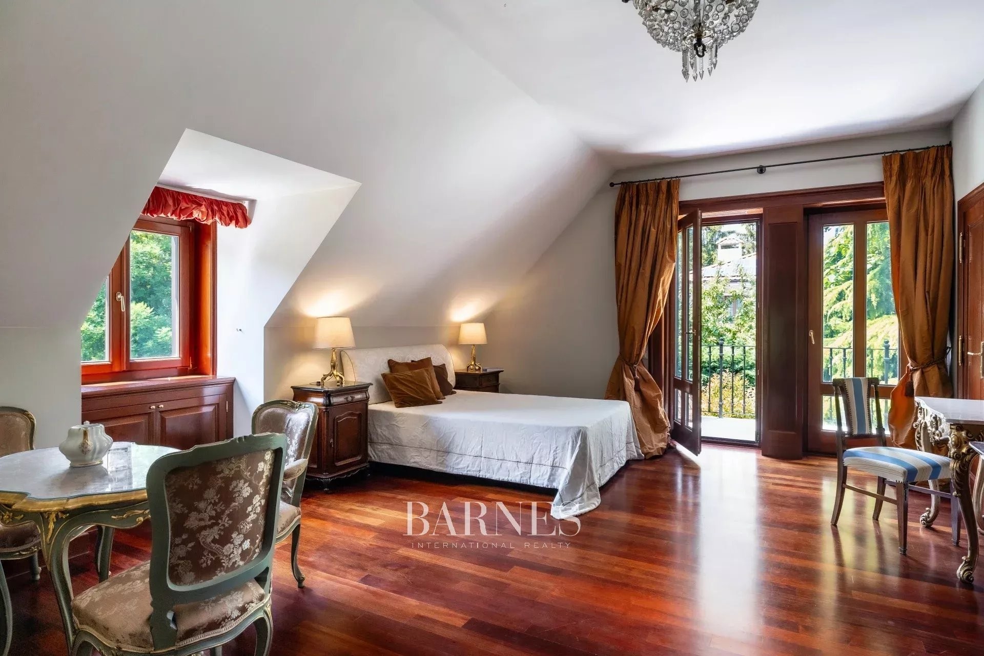 Tágas, elegáns hagulatú luxuslakás a II. kerület zöldövezetében - picture 18