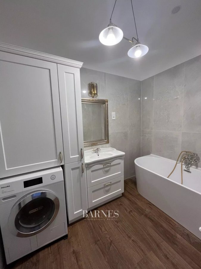 Eladó két hálós, felújított apartman a Jókai téren - picture 9