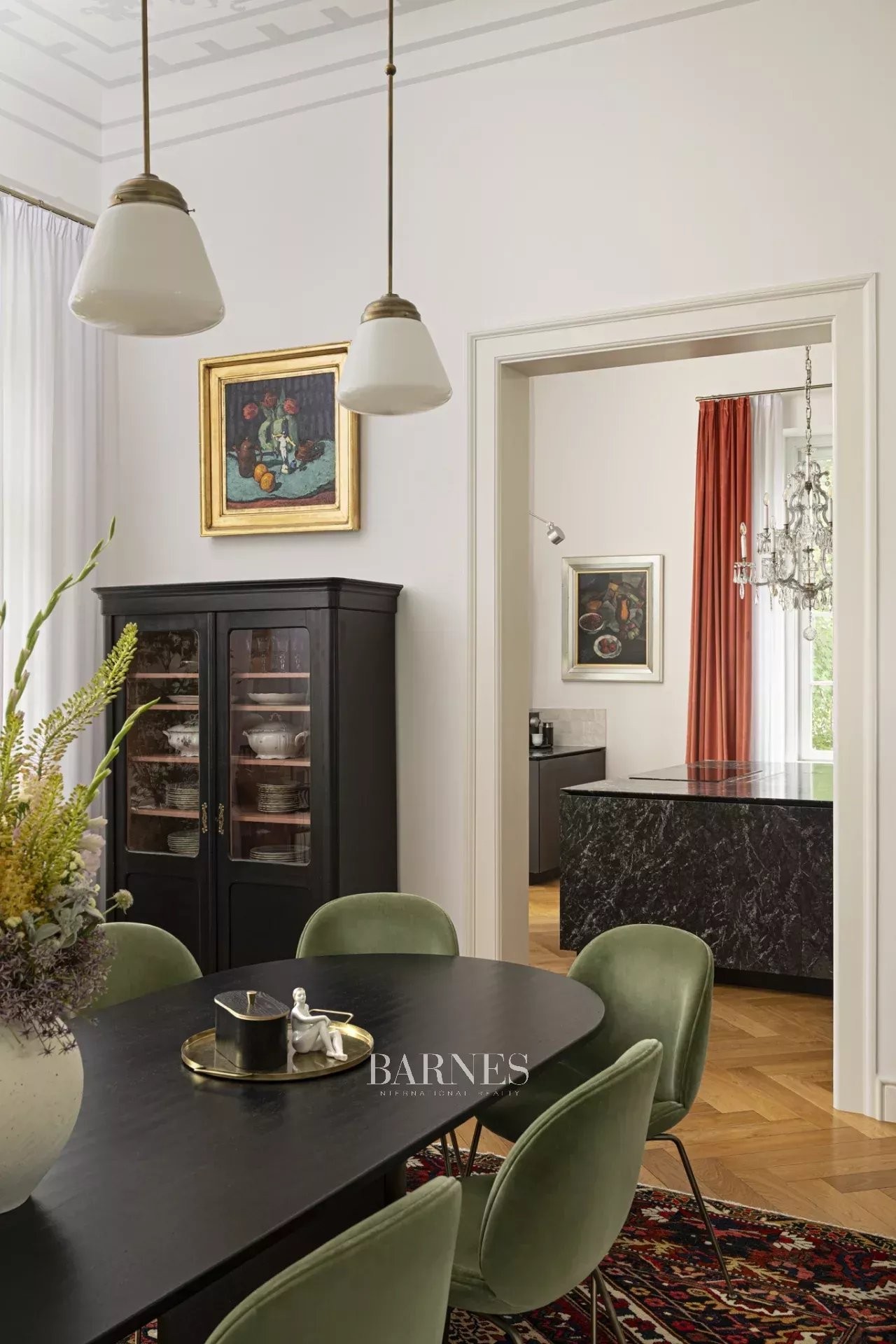 Elegantly renovated listed monument villa in the exclusive villa district of Hárshegy - picture 10