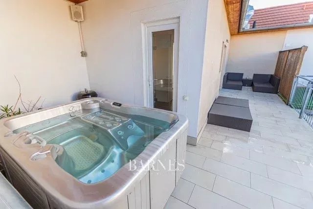 Kiadó 2 hálószobás, belső kétszintes penthouse apartman városi panorámával - picture 22