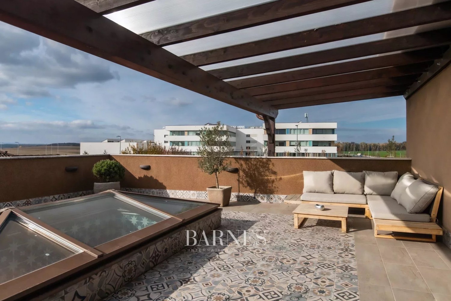 Resort-stílusú családi villa: a kikapcsolódás és a feltöltődés luxusszigete - picture 25