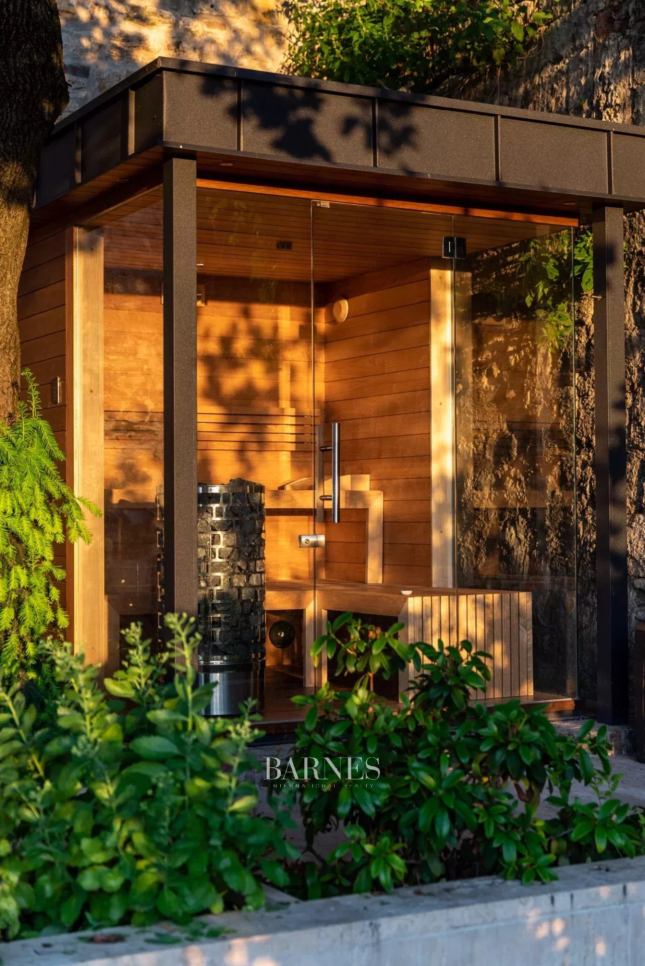 Ritkaság a Várnegyedben dunai panorámával és saját kerttel - picture 17