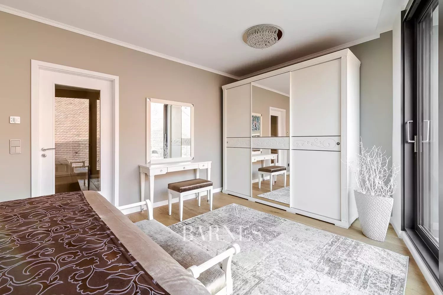 Kiadó két hálószobás lakás az Emerald residence-ben - picture 11