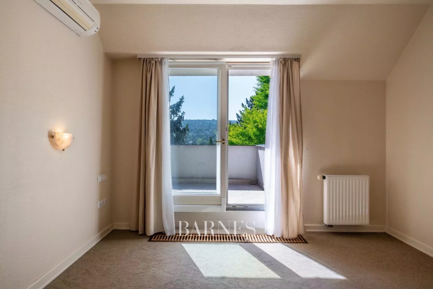 Exclusive 200 m² Duplex Apartment for Rent in Pasarét, in a Quiet Side Street - picture 7