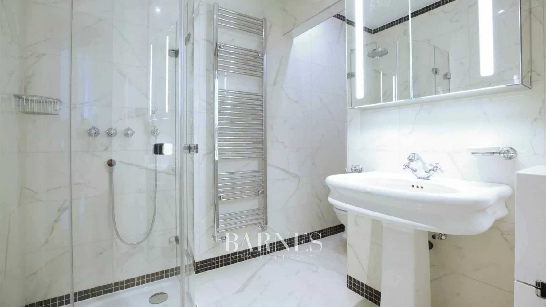 Négy szobás nagypolgári lakás bérlővel, befektetők számára,  szecessziós lakóházban - picture 17