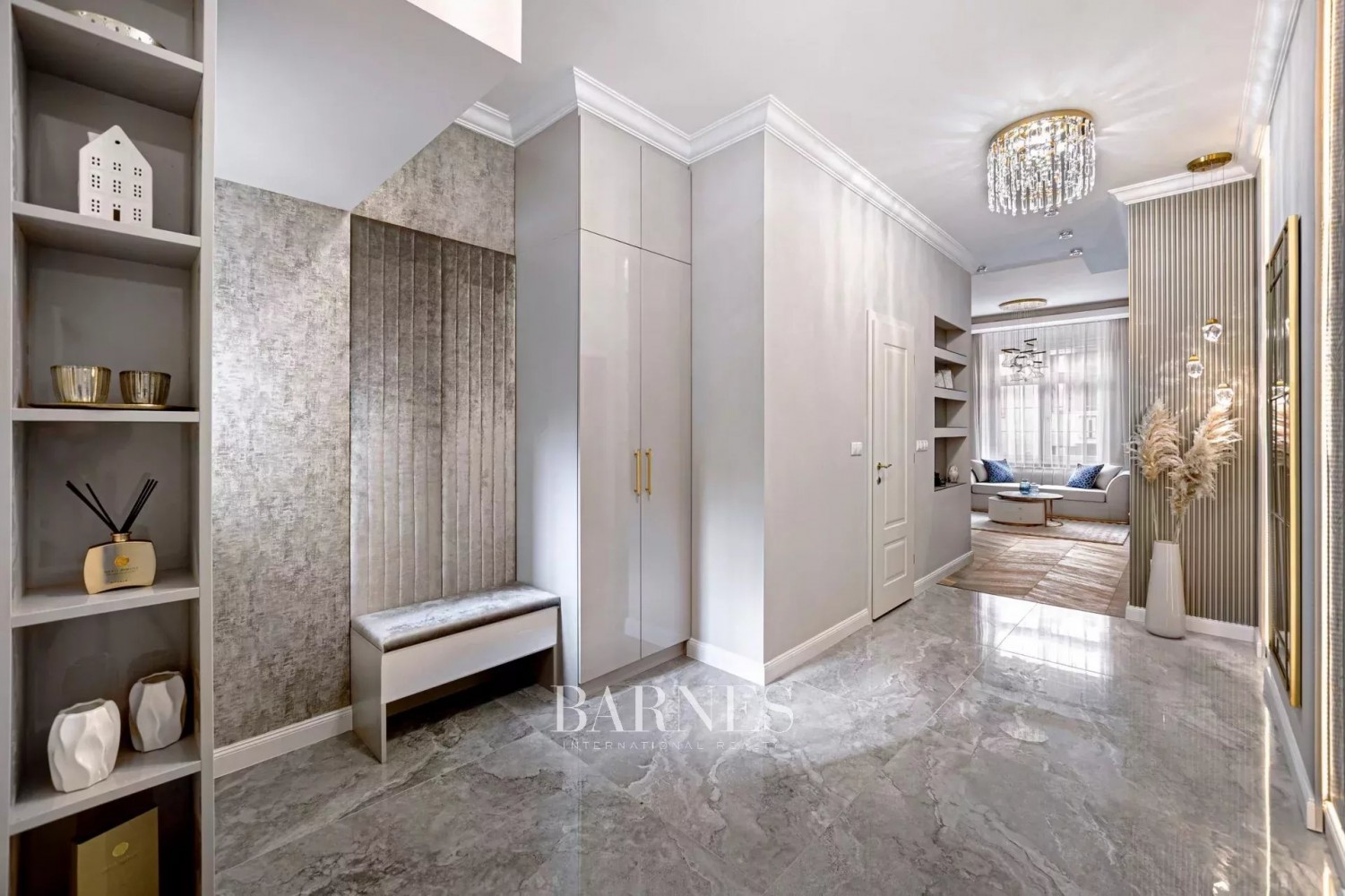 2 hálós, bútorozott designer lakás a Parlament közelében - picture 13