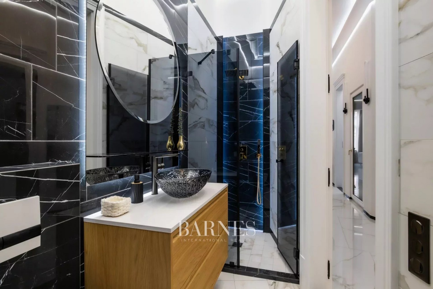 3 hálós, erkélyes saroklakás a Múzeum körúton - picture 19