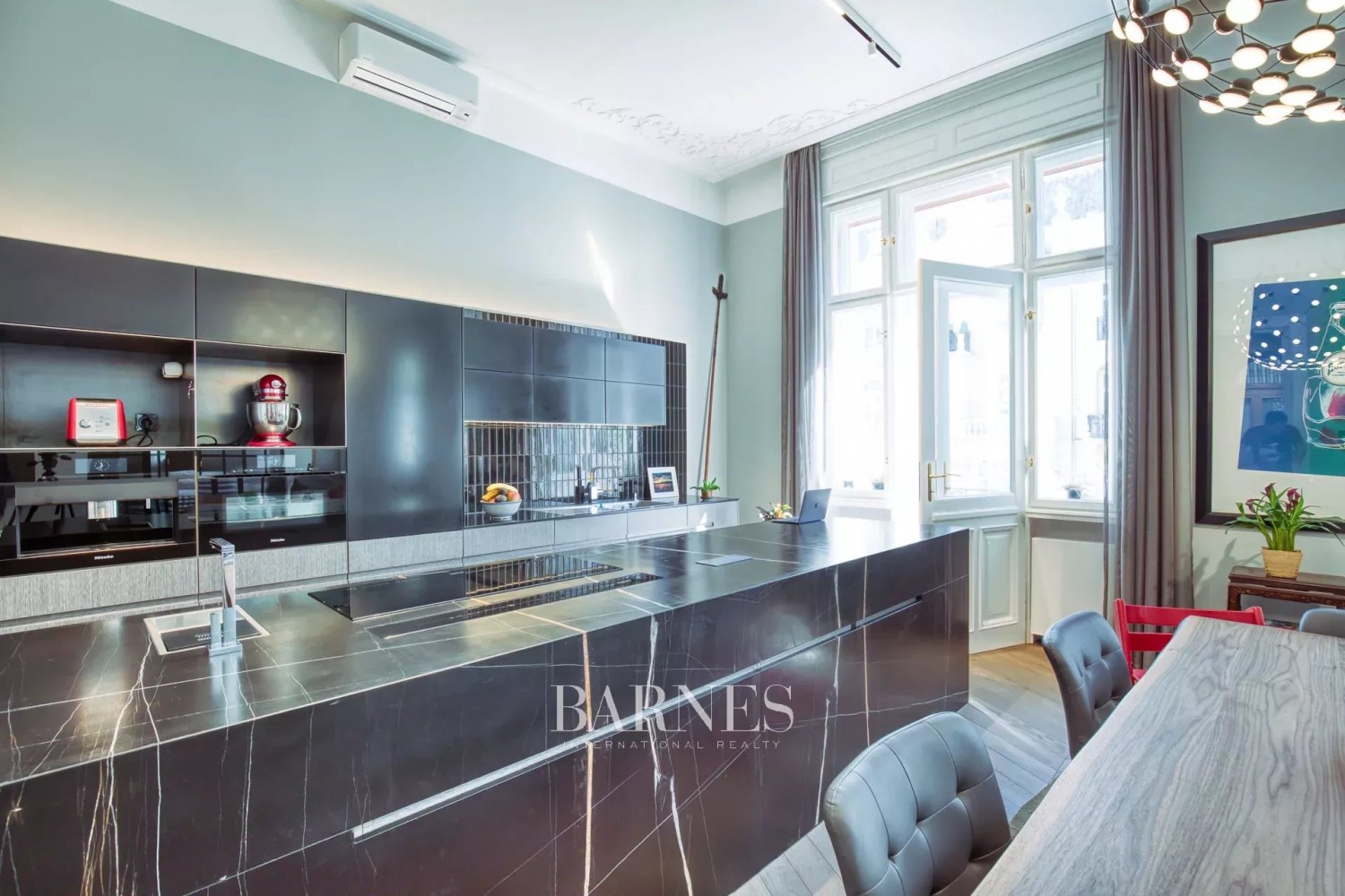 Exkluzív okos otthon pompás kilátással a Szabadság térre - picture 9