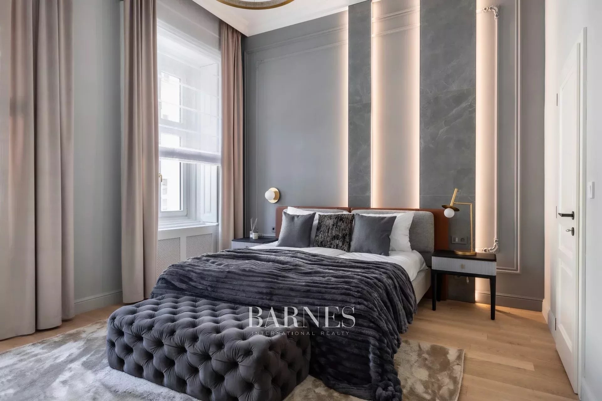 EXCLUSIVE LUXURY APARTMENT ON VÁCI STREET – PREMIUM QUALITY, TIMELESS ELEGANCE - picture 10