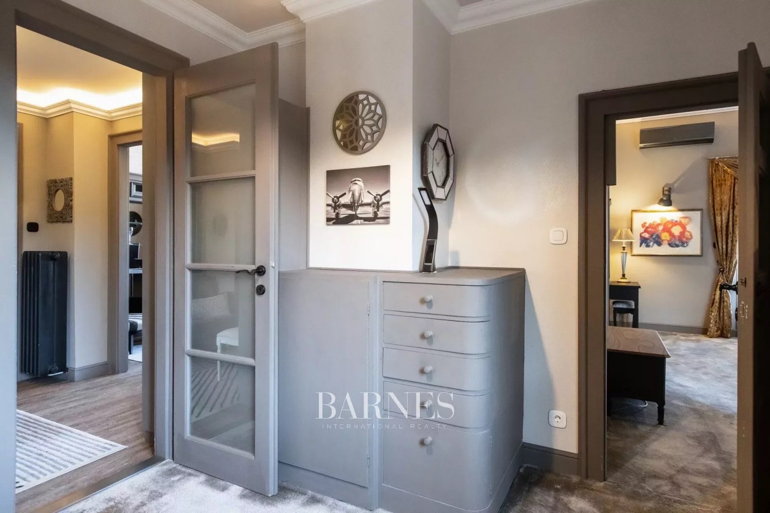 Bútorozott luxuslakás, Bauhaus Villában - picture 13