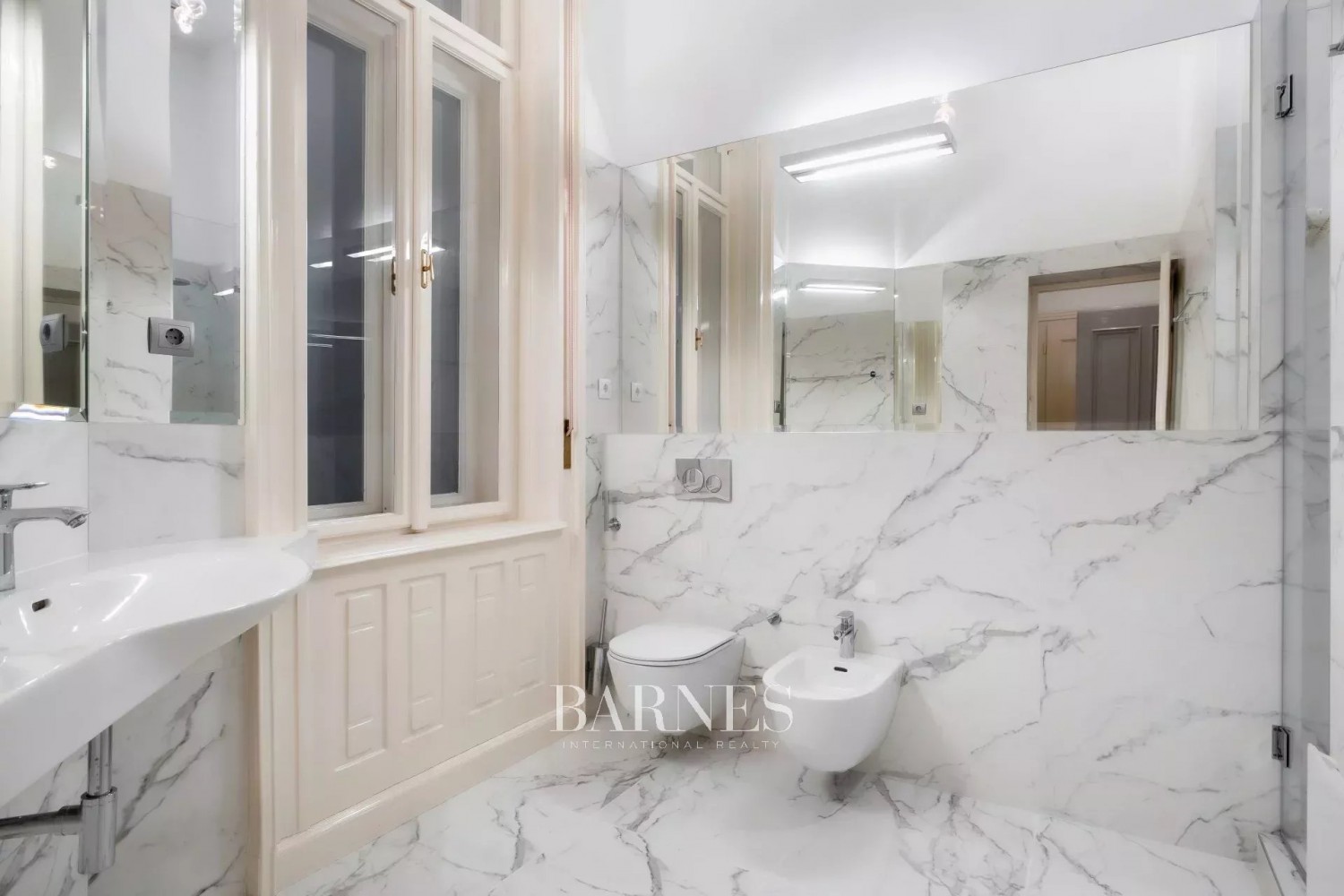 Exkluzív nagypolgári lakás a Szabadság tér közelében - picture 15