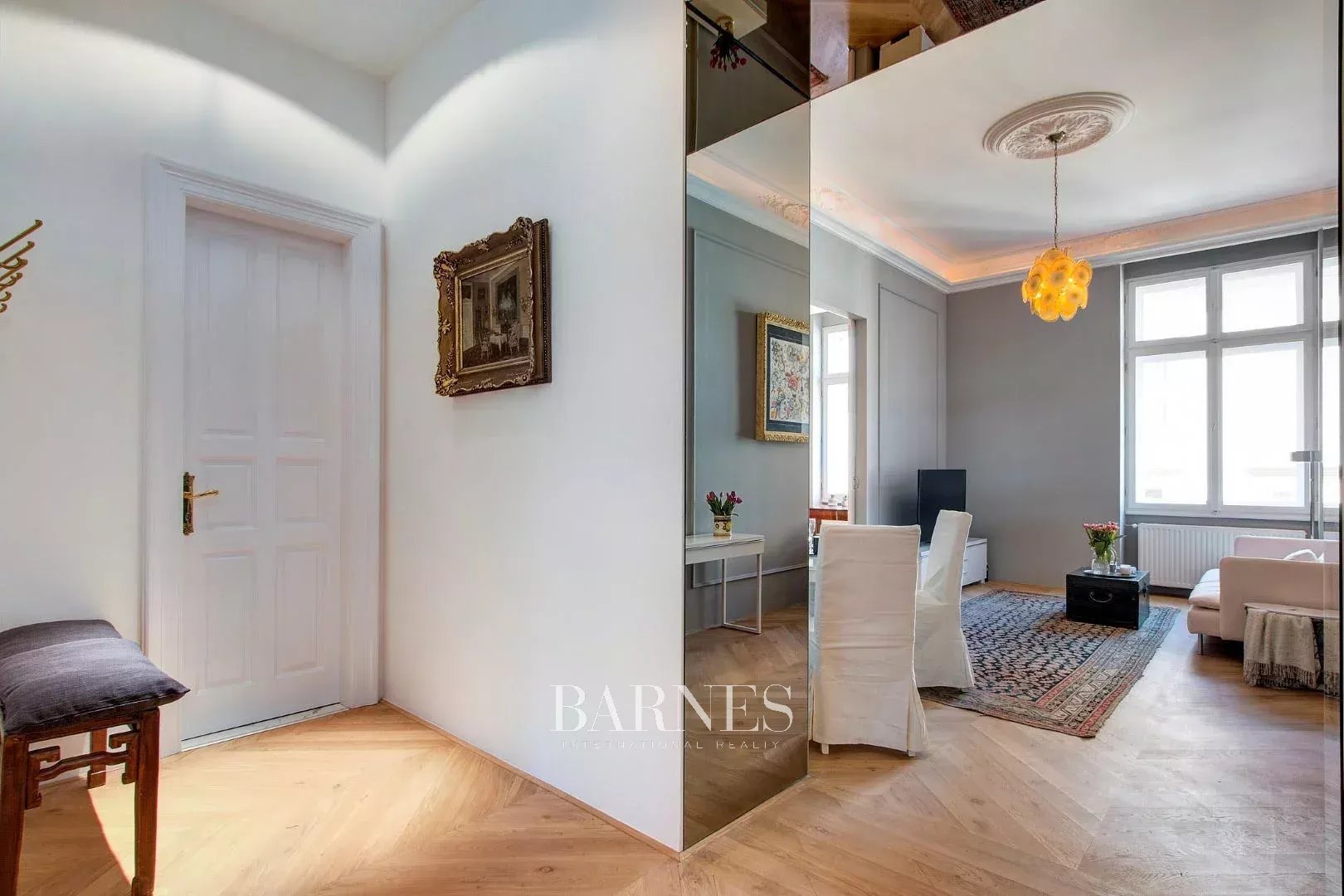 Two Bedroomed, Furnished Apartment in the 'Classical Downtown' - picture 19