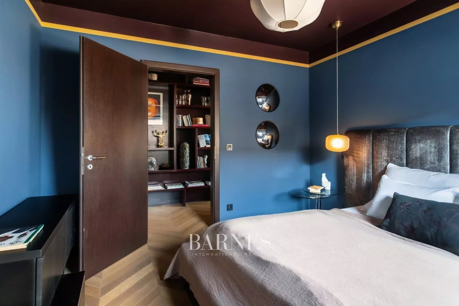 Modern apartment with terrace, panoramic view near Abdrássy út and Kodály körönd - picture 9