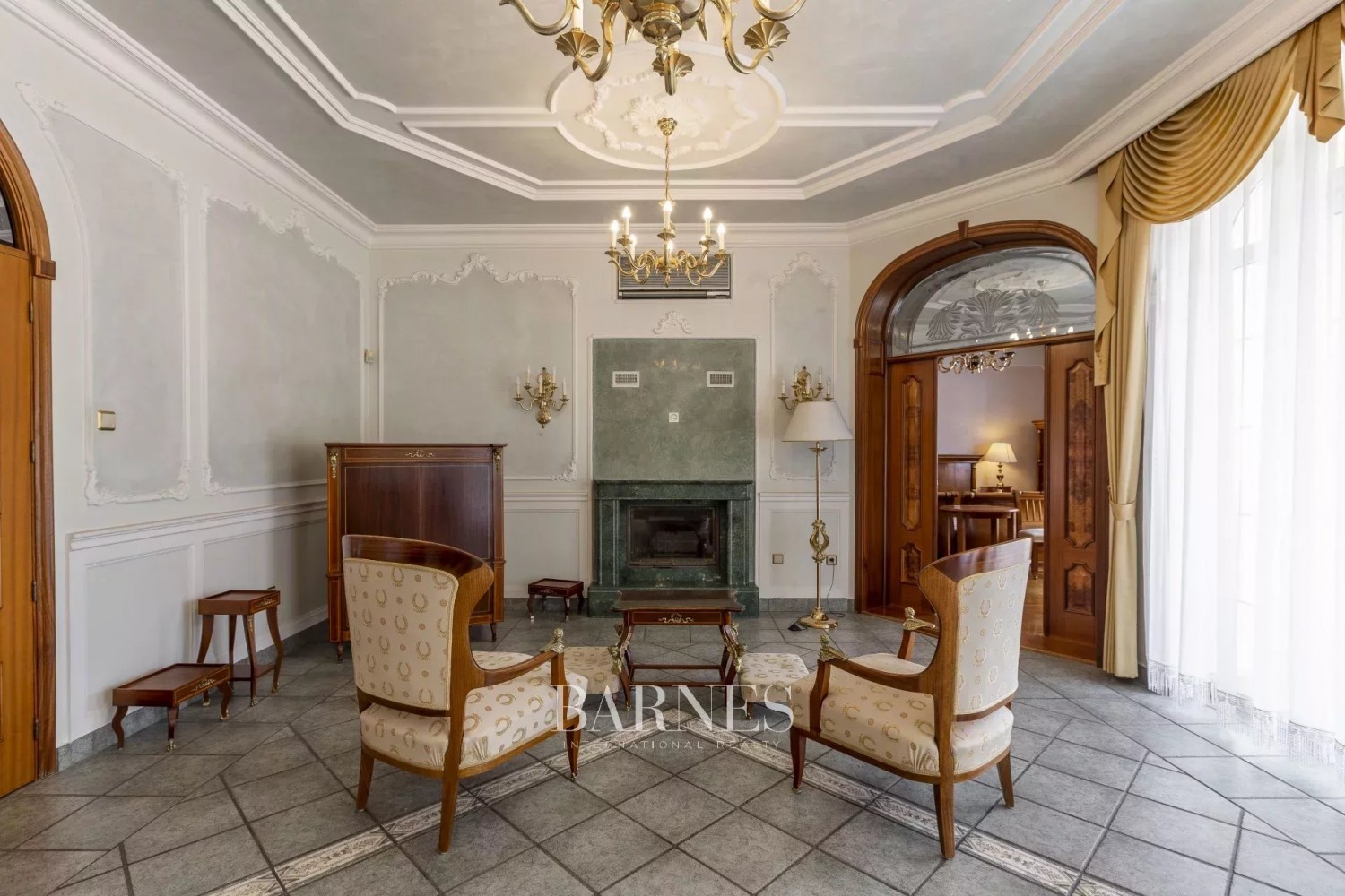 Residency for sale in the 2nd District - picture 6