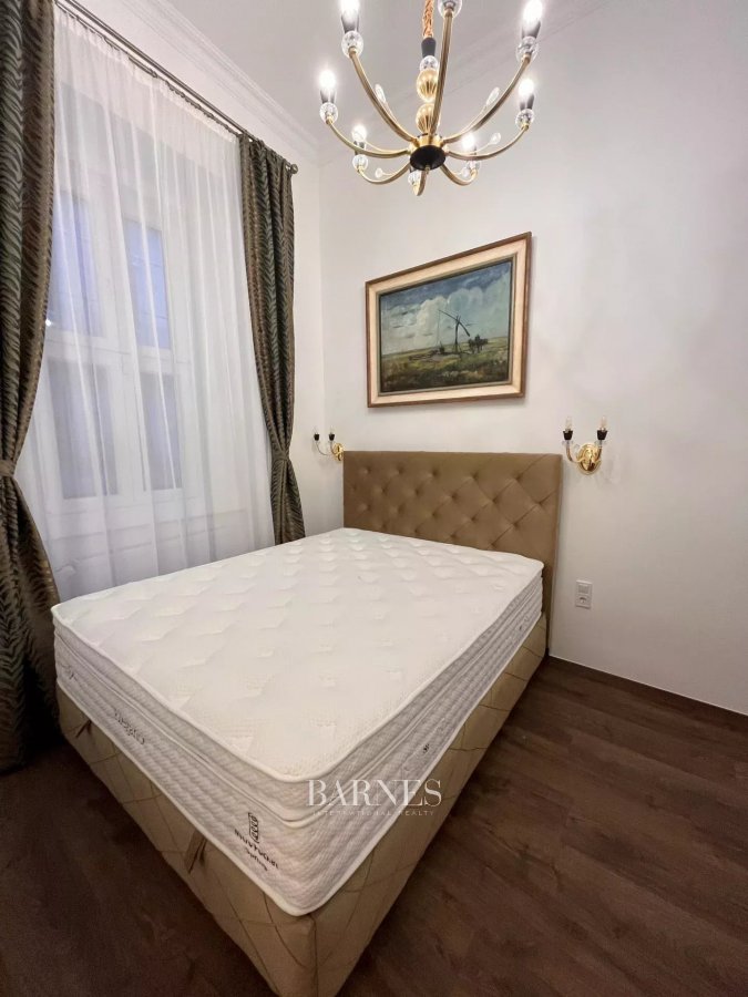 Eladó két hálós, felújított apartman a Jókai téren - picture 7