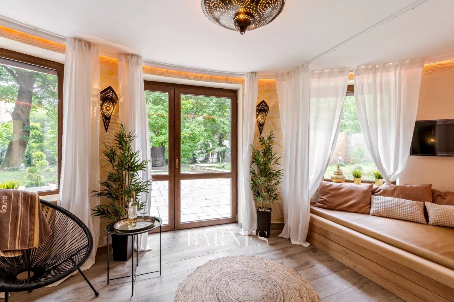 Separate villa-apartment with garden access, in ancient wooded environment - picture 17