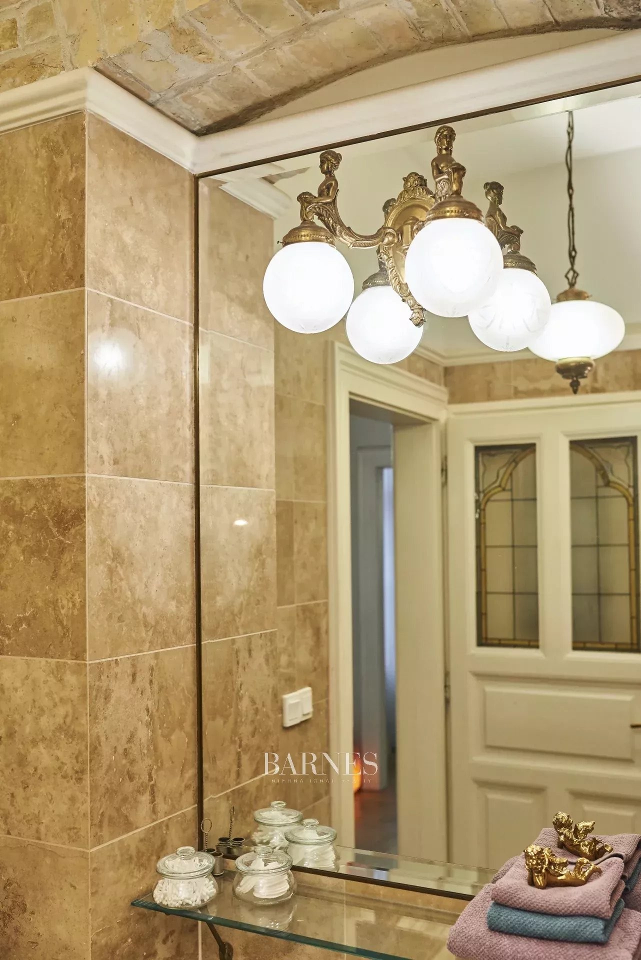 Elegáns nagypolgári lakás kiadó  az Andrássy út és a Bazilika szomszédságában - picture 14