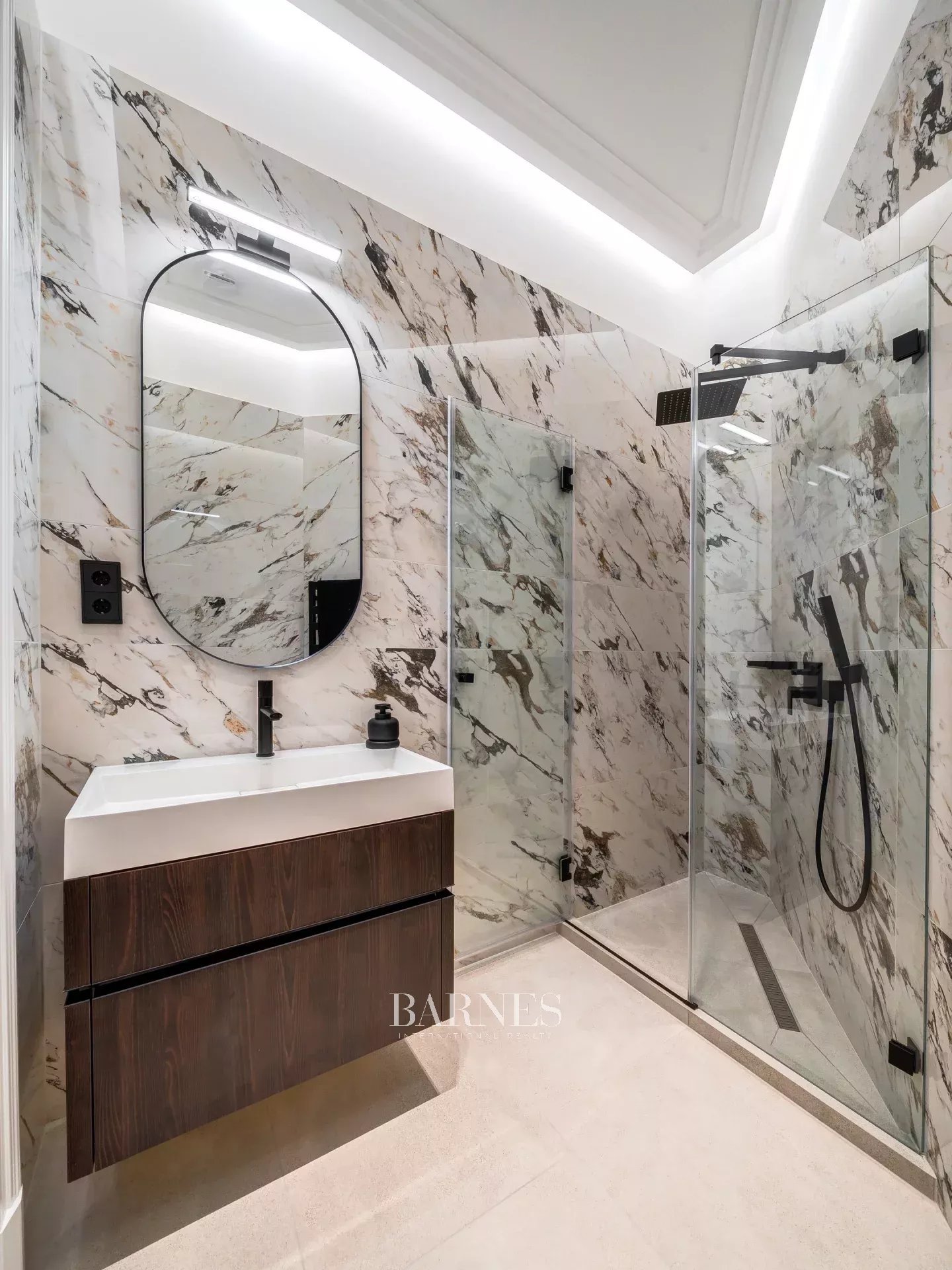 Két hálós, panorámás luxuslakás, kilátással a Bazilikára - picture 10