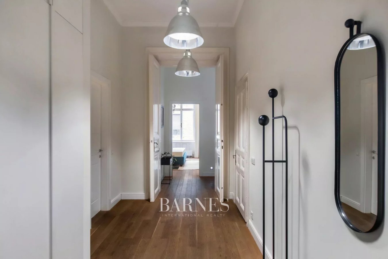 Luxury Apartment in the Heart of Budapest - Exceptional Investment Opportunity - picture 16