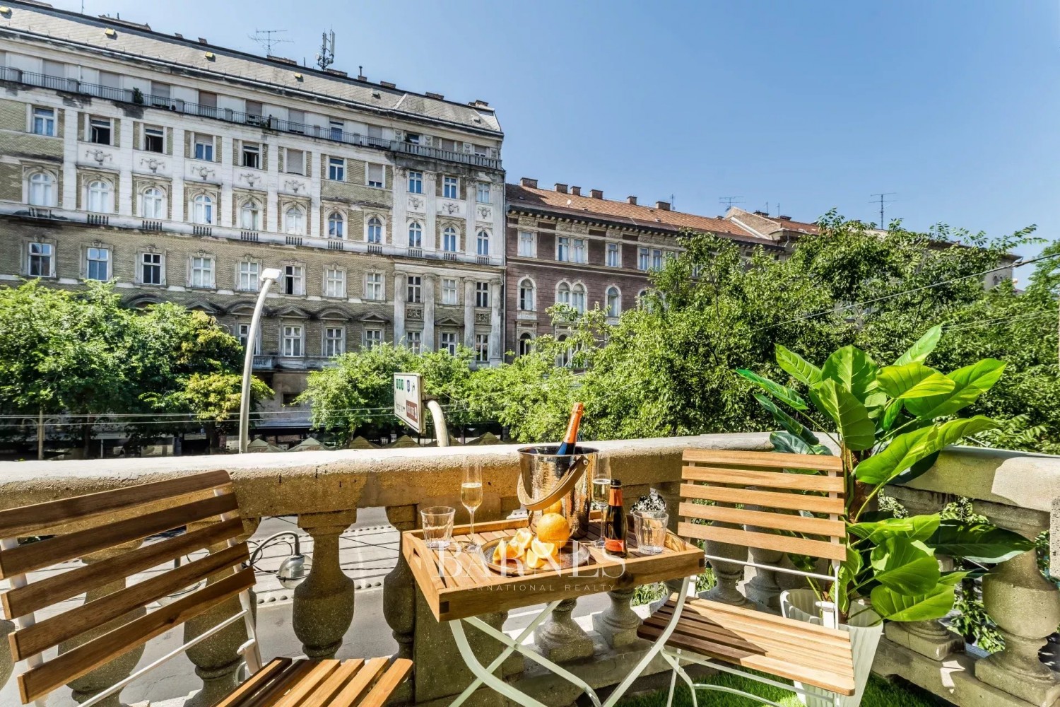 Eladó egy 3 hálós belvárosi lakás vagy egy dupla apartman befektetési lehetőség - picture 2